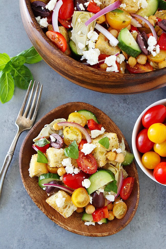 Easy Greek Panzanella Salad Recipe