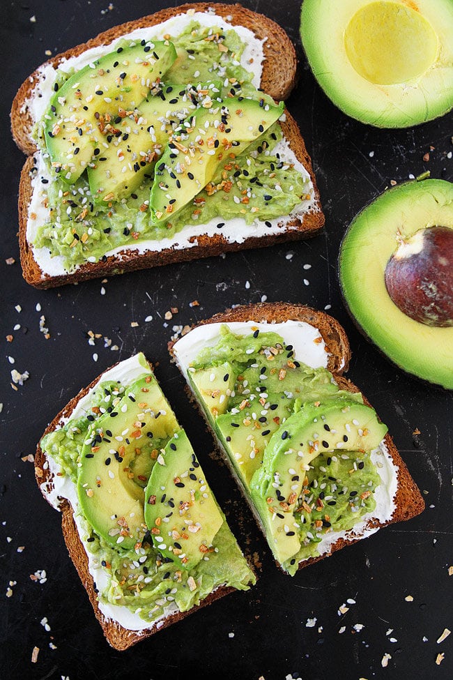 Easy Everything Bagel Avocado Toast Recipe