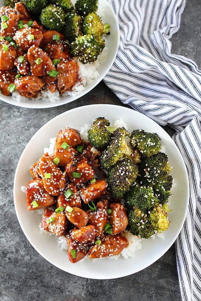 Honey Sesame Chicken made in the Instant Pot is a quick and easy weeknight dinner the entire family will love! #chicken #dinner #chickenrecipes #Instantpot #glutenfree Sesame Chicken Recipe