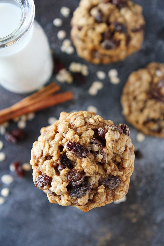The BEST oatmeal raisin cookie recipe ever! Find the recipe on twopeasandtheirpod.com Oatmeal Raisin Cookie Recipe