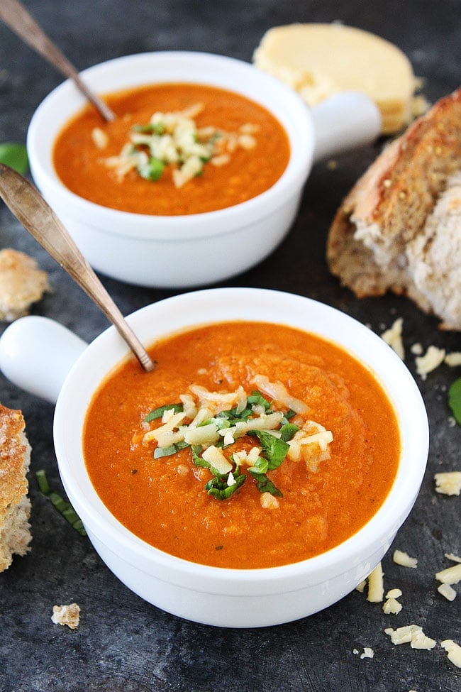 Roasted Cauliflower Red Pepper Soup is perfect for a cold day and great with crusty bread or a grilled cheese sandwich. #vegetarian #glutenfree #soup #cauliflower #easyrecipes Easy Roasted Cauliflower Red Pepper Soup Recipe