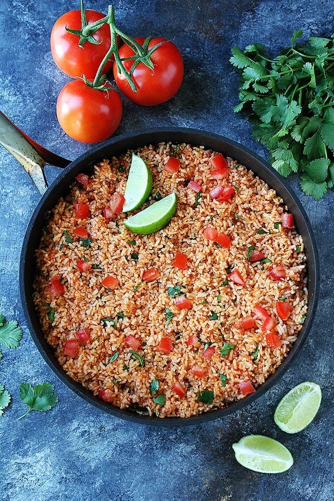 Easy Mexican Rice Recipe that tastes better than your favorite Mexican restaurant's Mexican rice! #rice #Mexicanrice #sidedish #easyrecipe #glutenfree #vegan #vegetarian Easy Mexican Rice Recipe