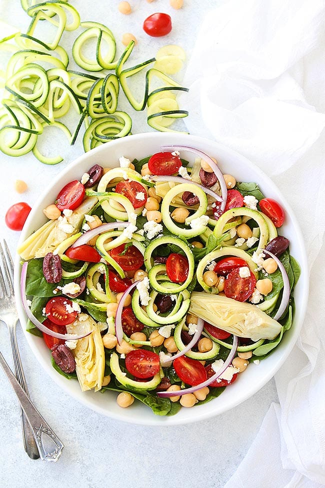 Mediterranean Zucchini Pasta Salad-the perfect zucchini noodle salad for lunch or dinner! #glutenfree #vegetarian #meatless #salad #zucchini #zucchininoodles #zoodles #healthyrecipe #healthy #easyrecipe Zucchini Noodle Salad
