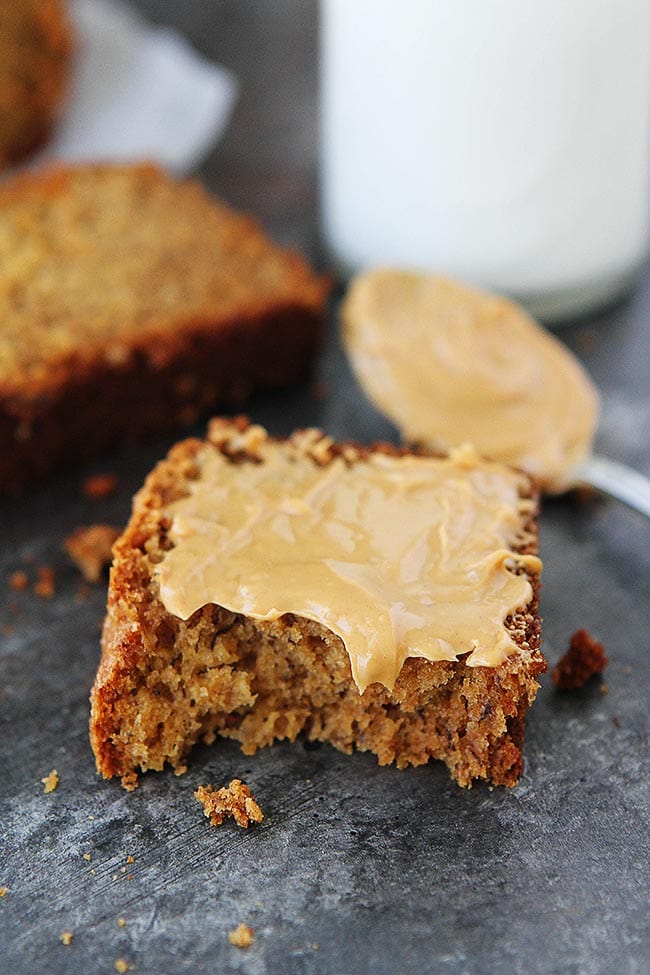 Peanut Butter Banana Bread is the perfect banana bread recipe for peanut butter lovers! #banana #bananabread #peanutbutter #baking #easyrecipe #vegetarian Peanut Butter Banana Bread with peanut butter