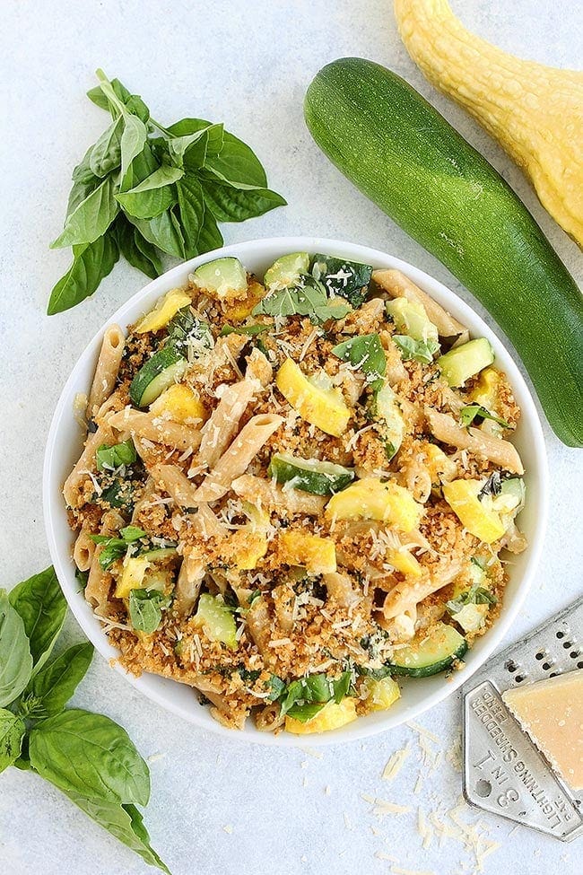 Zucchini Parmesan Pasta with basil and brown butter breadcrumbs is the perfect summer pasta dish! Great for an easy weeknight dinner! #pasta #zucchini #squash #dinner #easyrecipe #easydinner #vegetarian #summer #basil #parmesan Easy Zucchini Parmesan Pasta Recipe