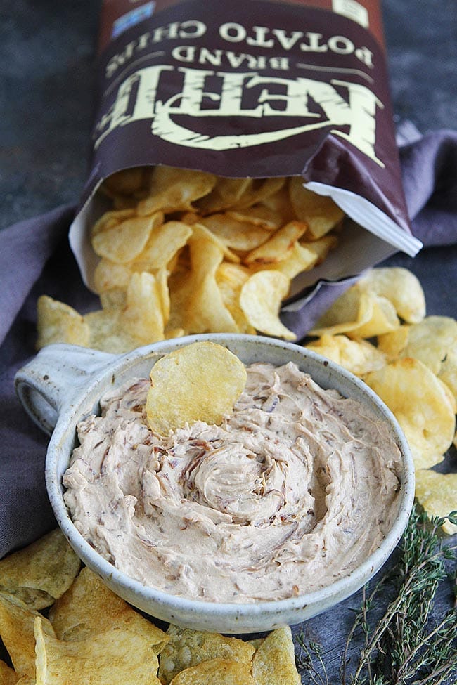 Onion Dip with chips 