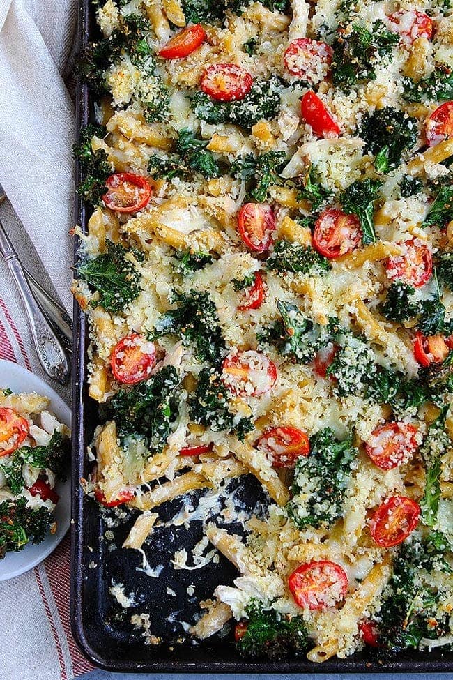 Sheet Pan Pasta Bake with chicken is the perfect quick and easy family dinner! #sheetpan #dinner #pasta #pastabake #chicken #bakedpasta #onepan #easydiinner #easyrecipe Easy Sheet Pan Pasta Bake Recipe