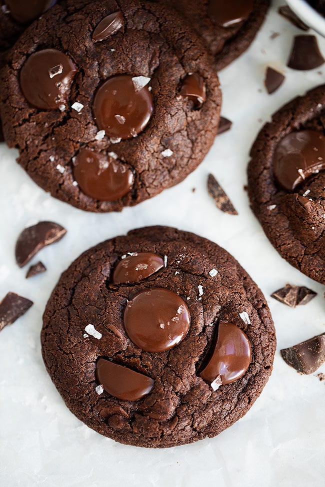 Chocolate Cookies Made With Cocoa Powder, Chocolate Chips, Chocolate Chunks, And Finished With A Sprinkling Of Flaky Sea Salt. This Is The ULTIMATE Chocolate Cookie Recipe! #cookies #chocolate #chocolatecookies #dessert #baking #valentinesday #christmascookie Chocolate Cookies with sea salt