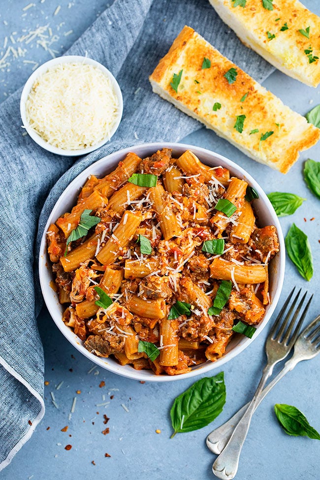Rigatoni Pasta With Sausage, Marinara Sauce, Mozzarella Cheese, Parmesan Cheese, And Fresh Basil Is The Perfect Recipe For An Easy, Delicious Weeknight Dinner #rigatoni #pasta #sausage #dinner #easydinner #Italian #easyrecipe Rigatoni Pasta with Sausage