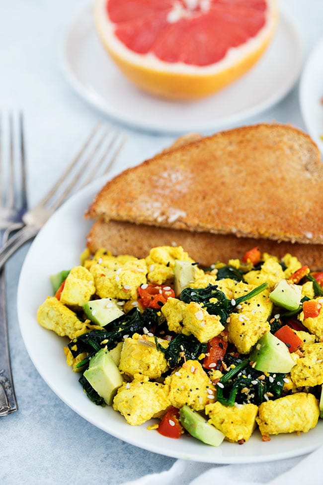 Tips On How To Make The Best Tofu Scramble. You Will Love This Vegan Alternative To Scrambled Eggs, It Is The Perfect Healthy And Hearty Breakfast! #tofuscramble #tofu #healthyrecipe #breakfast #vegan #veganrecipe #vegetarianrecipe #glutenfree Tofu Scramble Recipe
