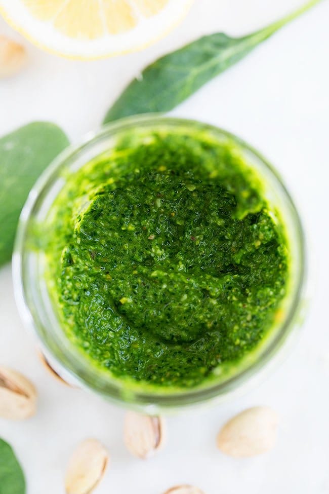 Pasta With Spinach Pistachio Pesto Is A Fresh And Simple Meal That Can Be Made In Under 30 Minutes! This Easy Pasta Recipe Is A Springtime Dinner Favorite! #pasta #pesto #dinner #vegetarian #vegetarianrecipe #easyrecipe #healthyrecipe #spring Spinach Pistachio Pesto