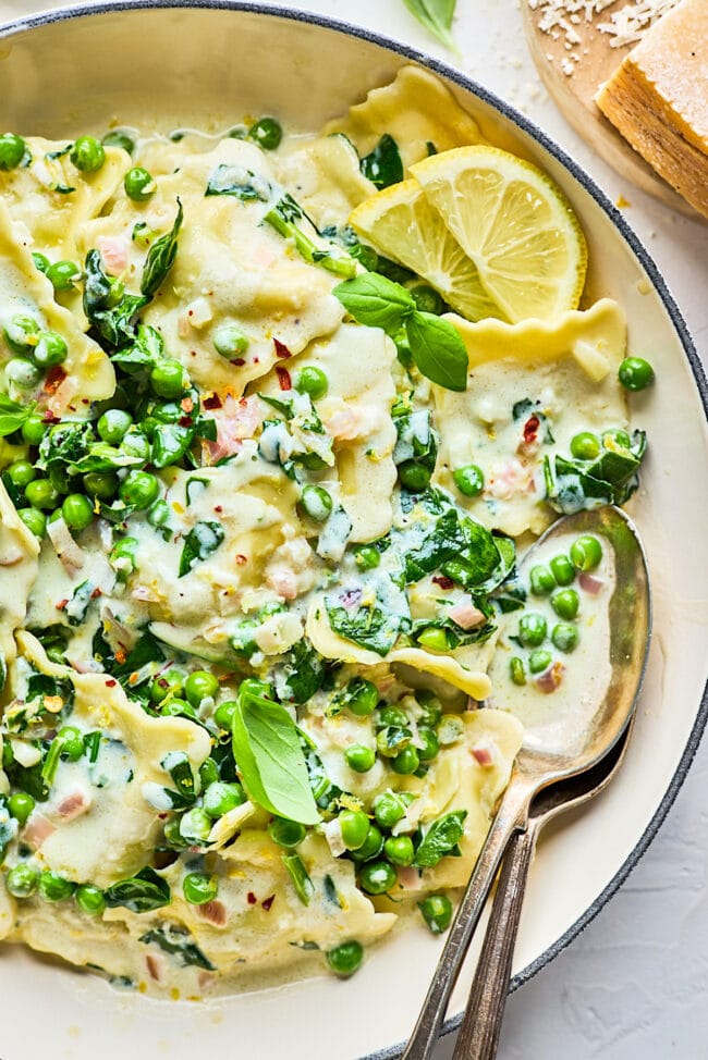 creamy lemon ravioli with spinach and peas