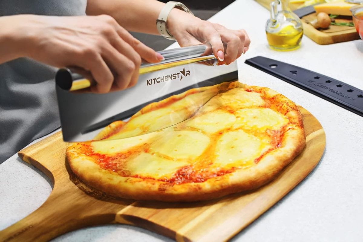 Pizza cutter