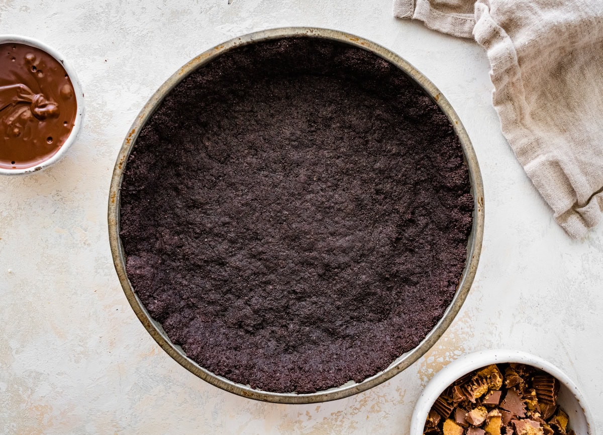 Oreo crust in pie pan.