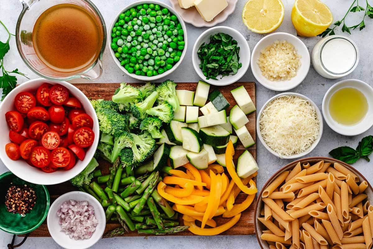 ingredients to make pasta primavera.