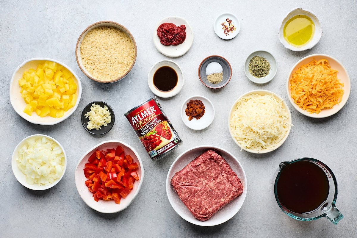 ingredients in bowls to make stuffed pepper skillet.